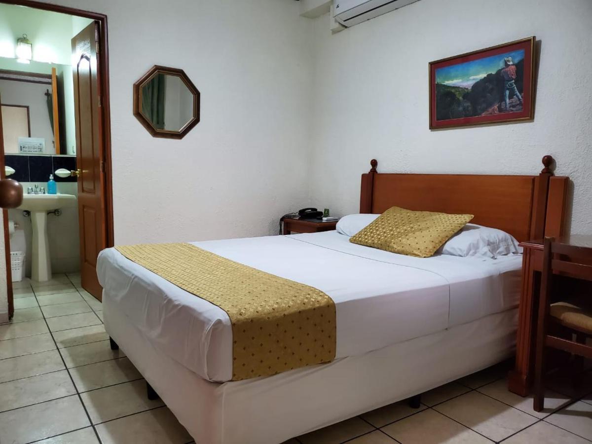 Hotel Villa Serena Escalon San Salvador Luaran gambar