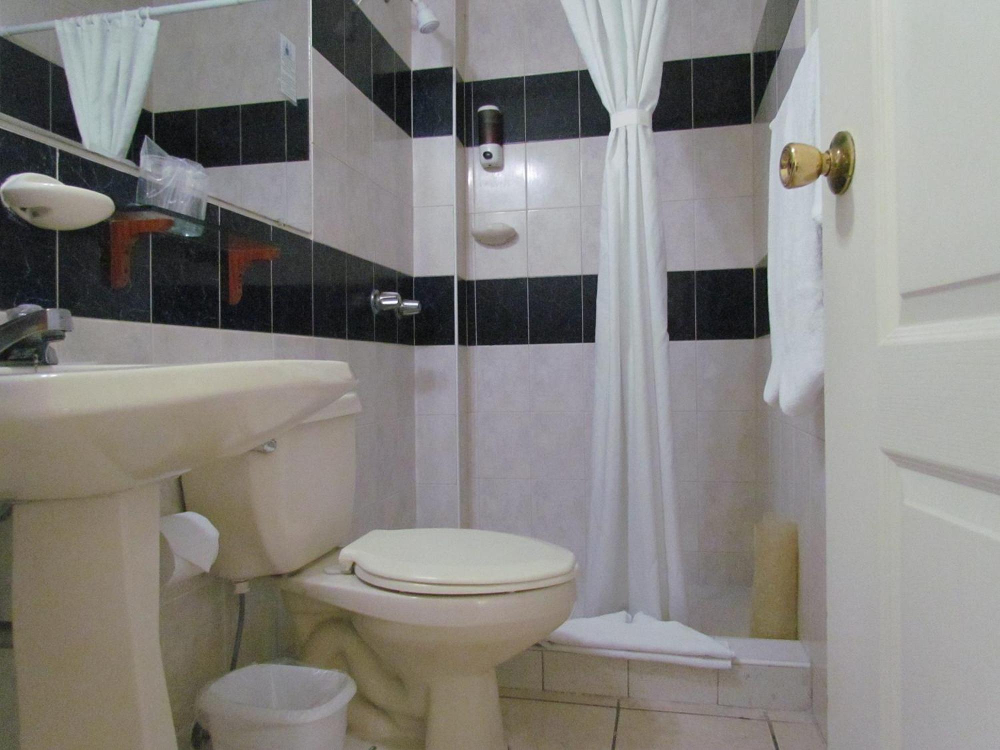 Hotel Villa Serena Escalon San Salvador Luaran gambar